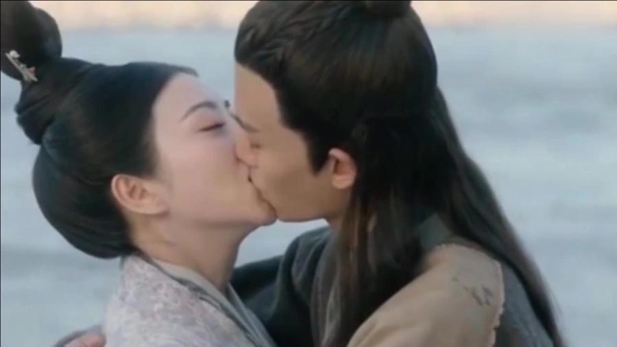 为什么有的树先开花后长叶？游戏画面
